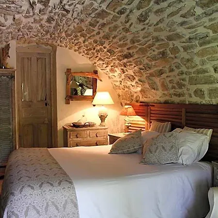 Mas De La Filoselle Bed & Breakfast 3*